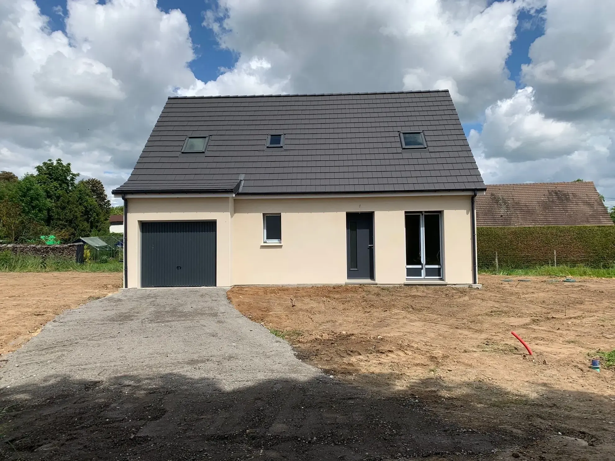 Maison neuve de 105 m² avec 4 chambres à Servaville-Salmonville, proche du calme résidentiel 