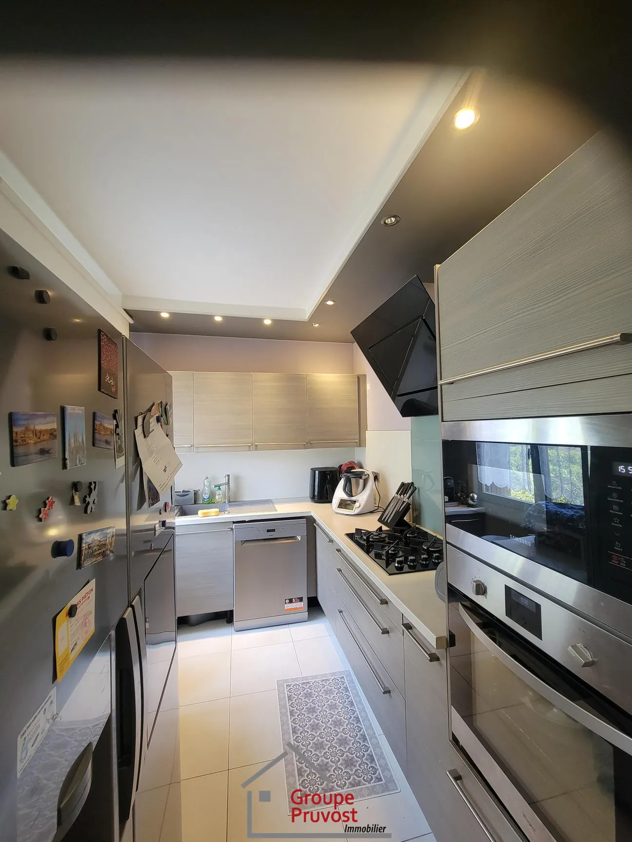 Bel appartement T4 en rez-de-jardin à Roanne avec 3 chambres et jardin commun 