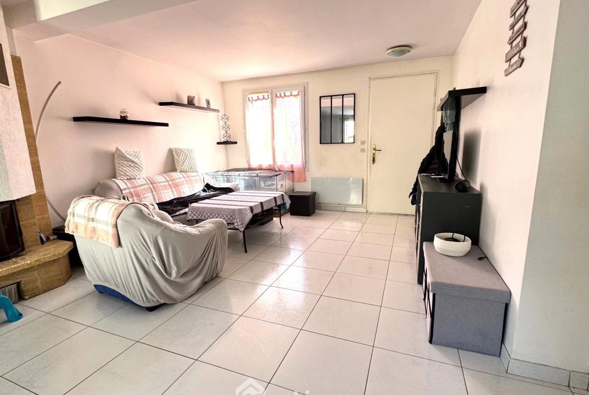 Maison de 89 m² à Villabé avec jardin, combles aménagés et panneaux solaires 