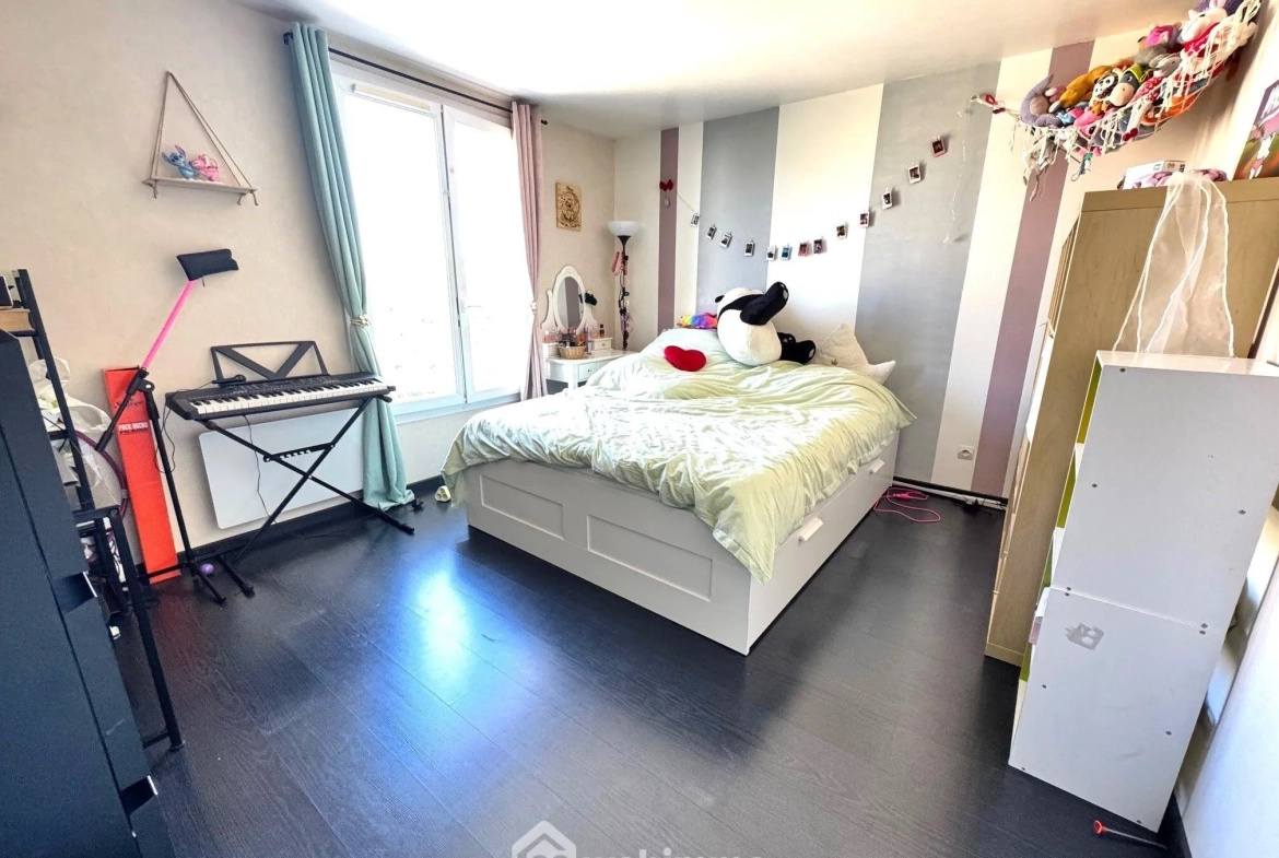 Maison de 89 m² à Villabé avec jardin, combles aménagés et panneaux solaires 