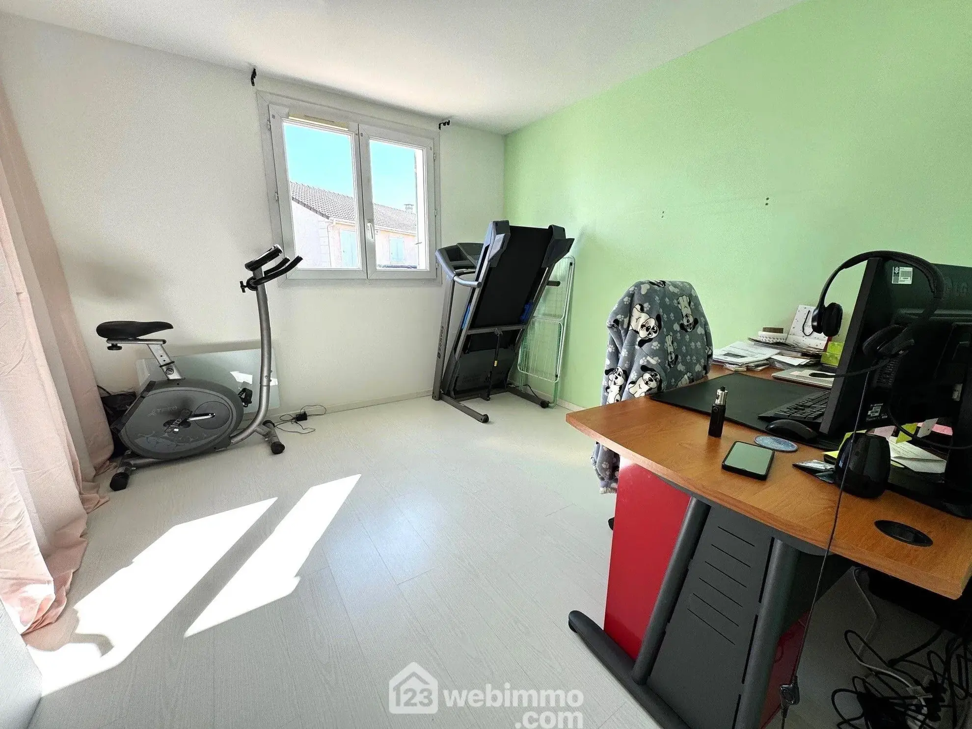 Maison de 89 m² à Villabé avec jardin, combles aménagés et panneaux solaires 