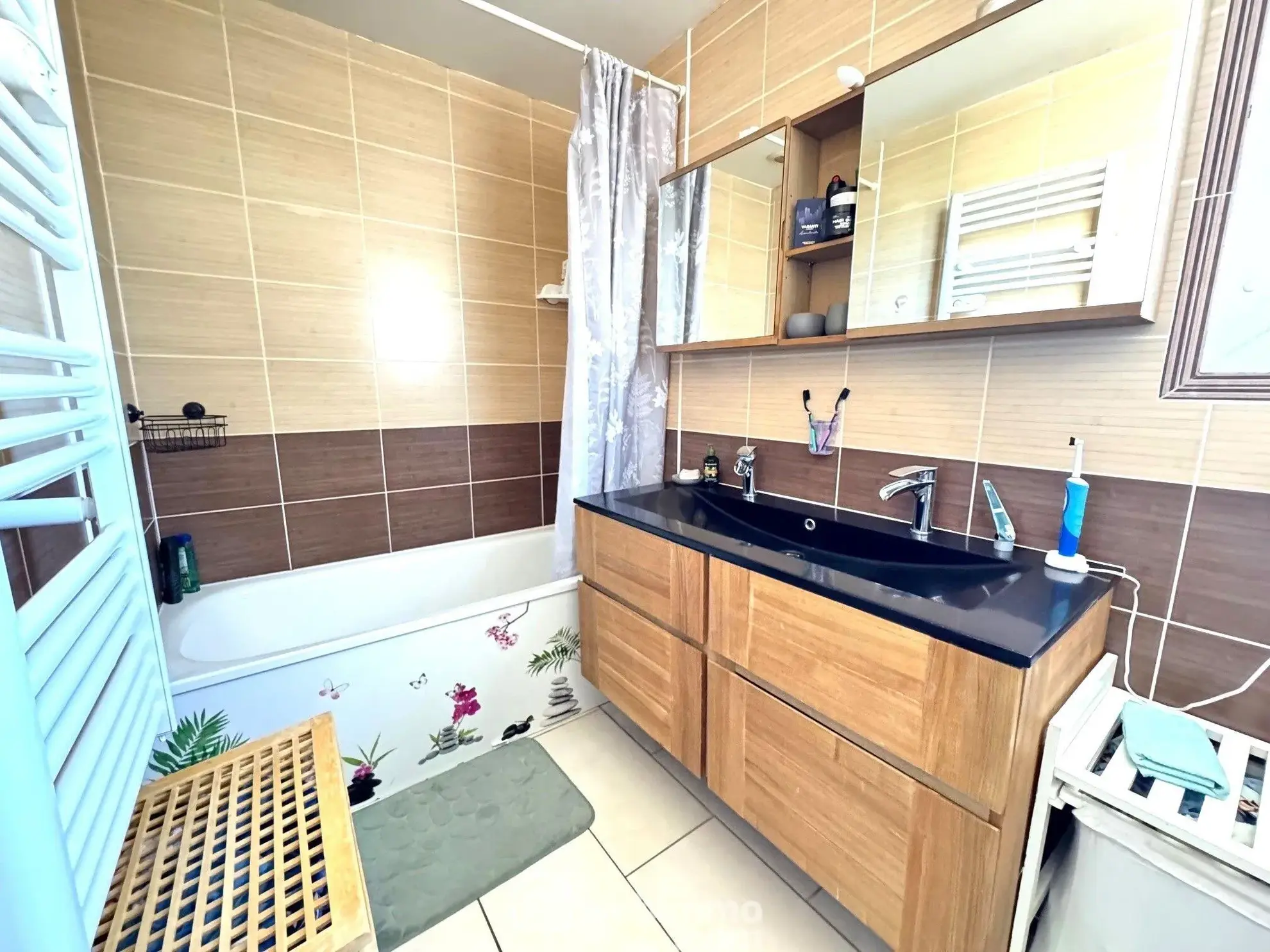 Maison de 89 m² à Villabé avec jardin, combles aménagés et panneaux solaires 
