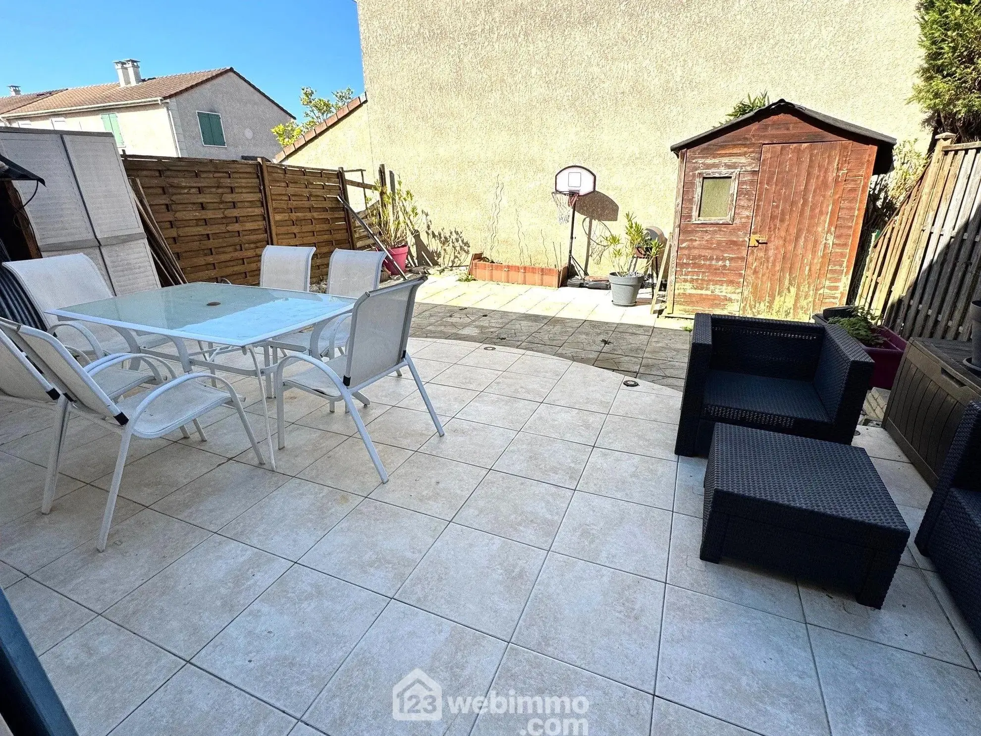 Maison de 89 m² à Villabé avec jardin, combles aménagés et panneaux solaires 