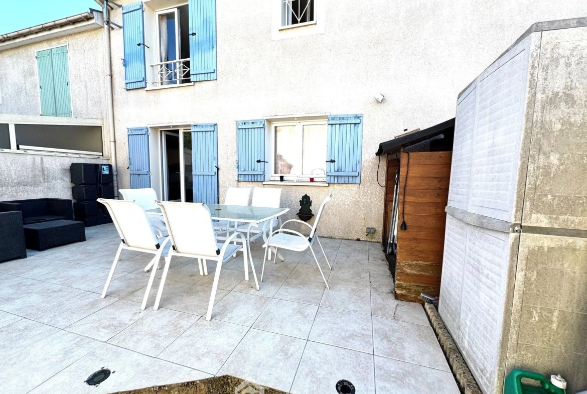 Maison de 89 m² à Villabé avec jardin, combles aménagés et panneaux solaires 