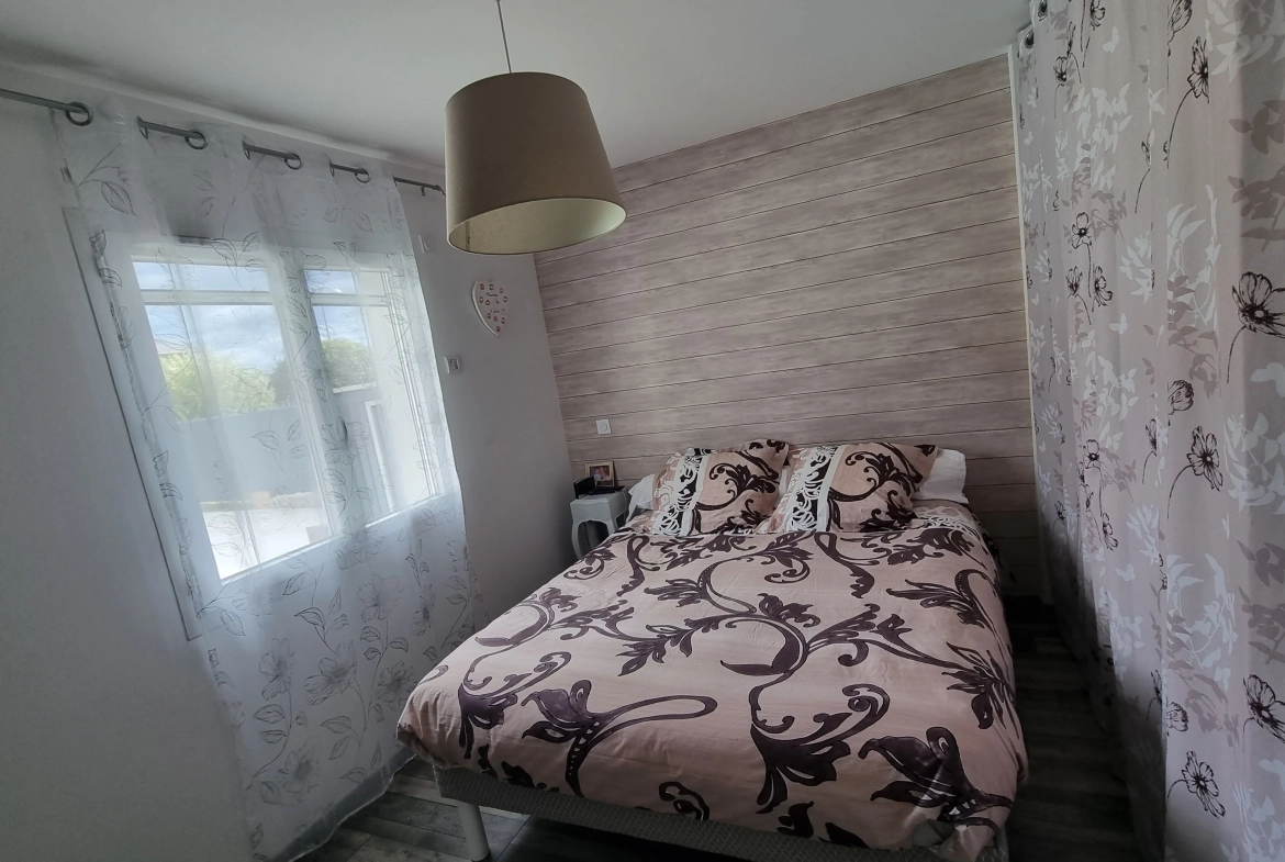 Villa moderne avec piscine chauffée à Ouches - 77 m² 