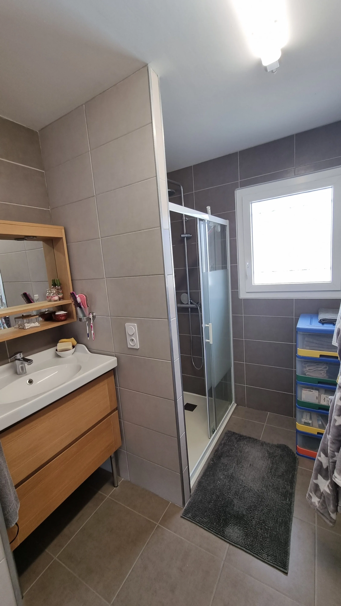 Villa moderne avec piscine chauffée à Ouches - 77 m² 