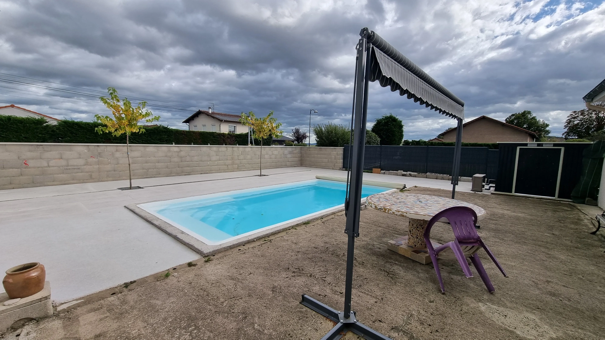 Villa moderne avec piscine chauffée à Ouches - 77 m² 