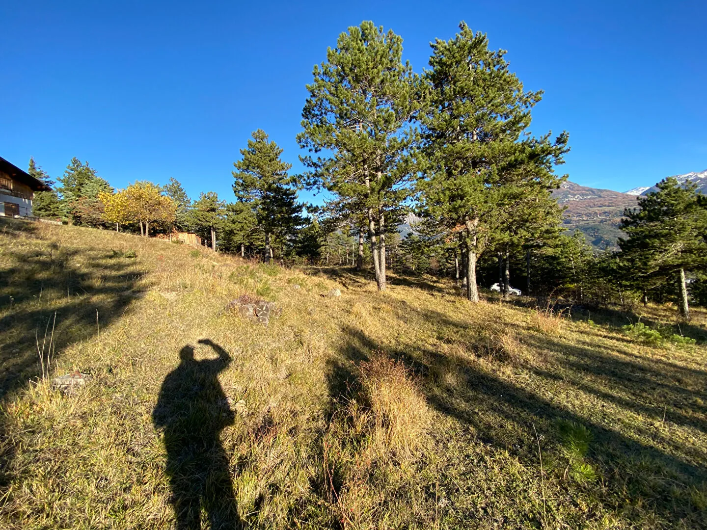 Terrain constructible de 2679 m² à Embrun, calme et proche de la nature 