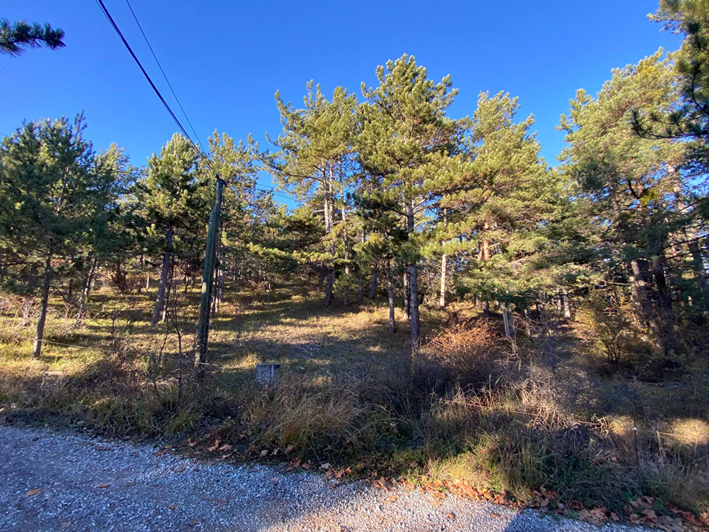 Terrain constructible de 2679 m² à Embrun, calme et proche de la nature 