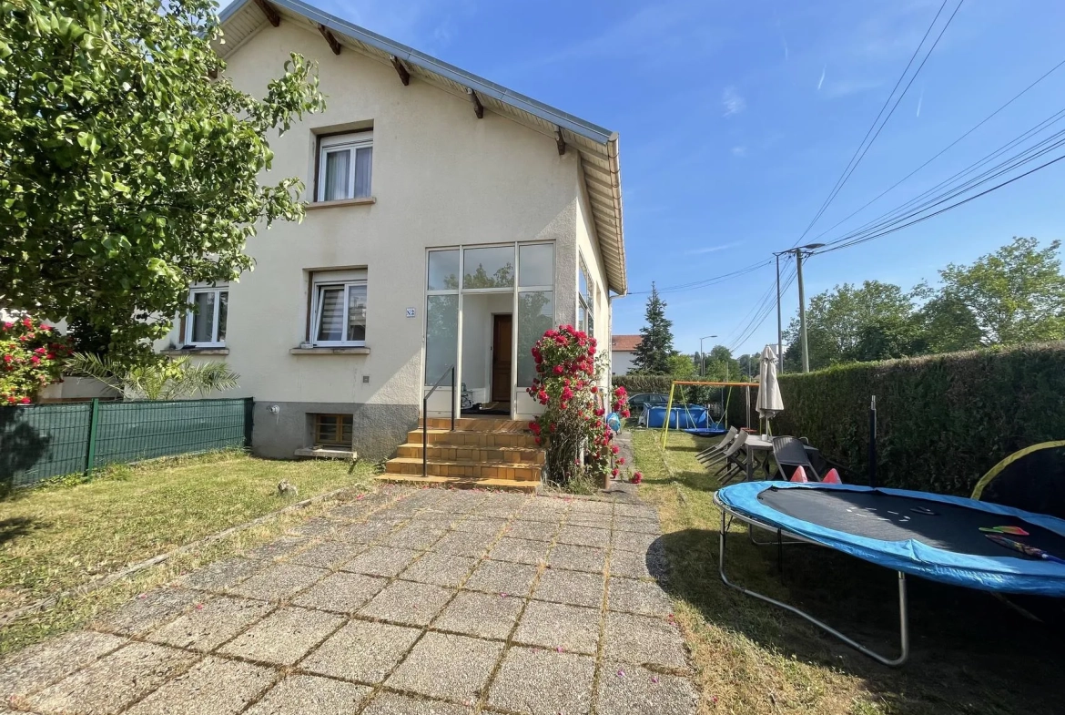 Maison rénovée à Épinal avec jardin, garage et deux terrasses - Prix 160 000 € 