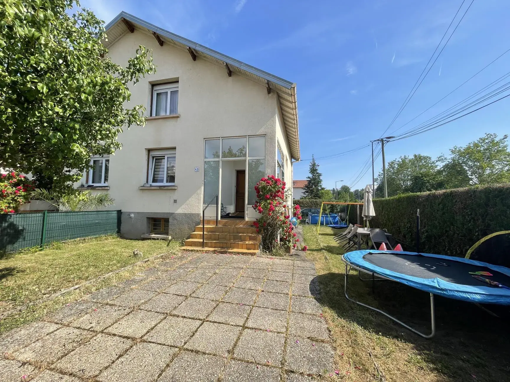 Maison rénovée à Épinal avec jardin, garage et deux terrasses - Prix 160 000 € 