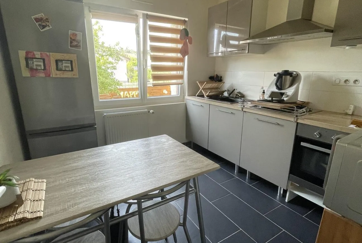 Maison rénovée à Épinal avec jardin, garage et deux terrasses - Prix 160 000 € 