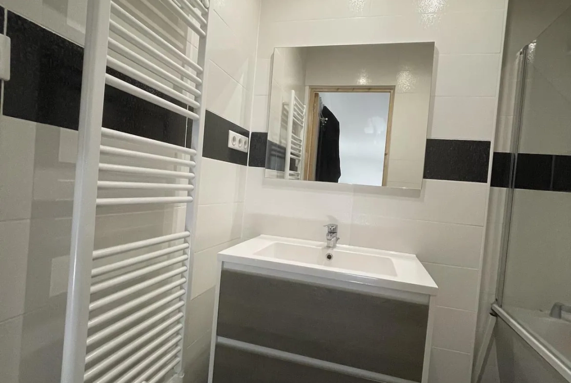 Maison rénovée à Épinal avec jardin, garage et deux terrasses - Prix 160 000 € 