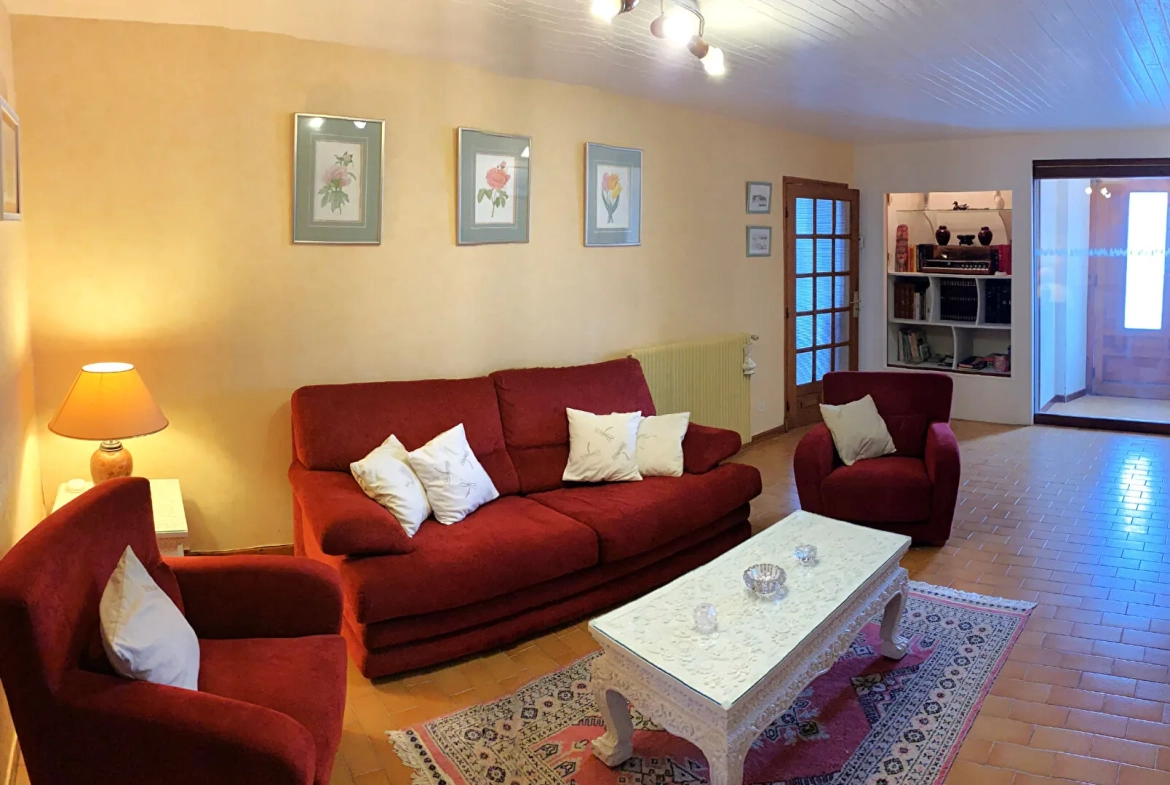 Maison de ville authentique à Izeste avec jardin et vue sur espace vert 