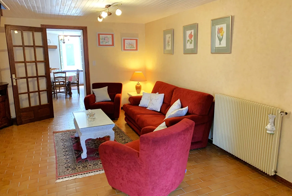 Maison de ville authentique à Izeste avec jardin et vue sur espace vert 
