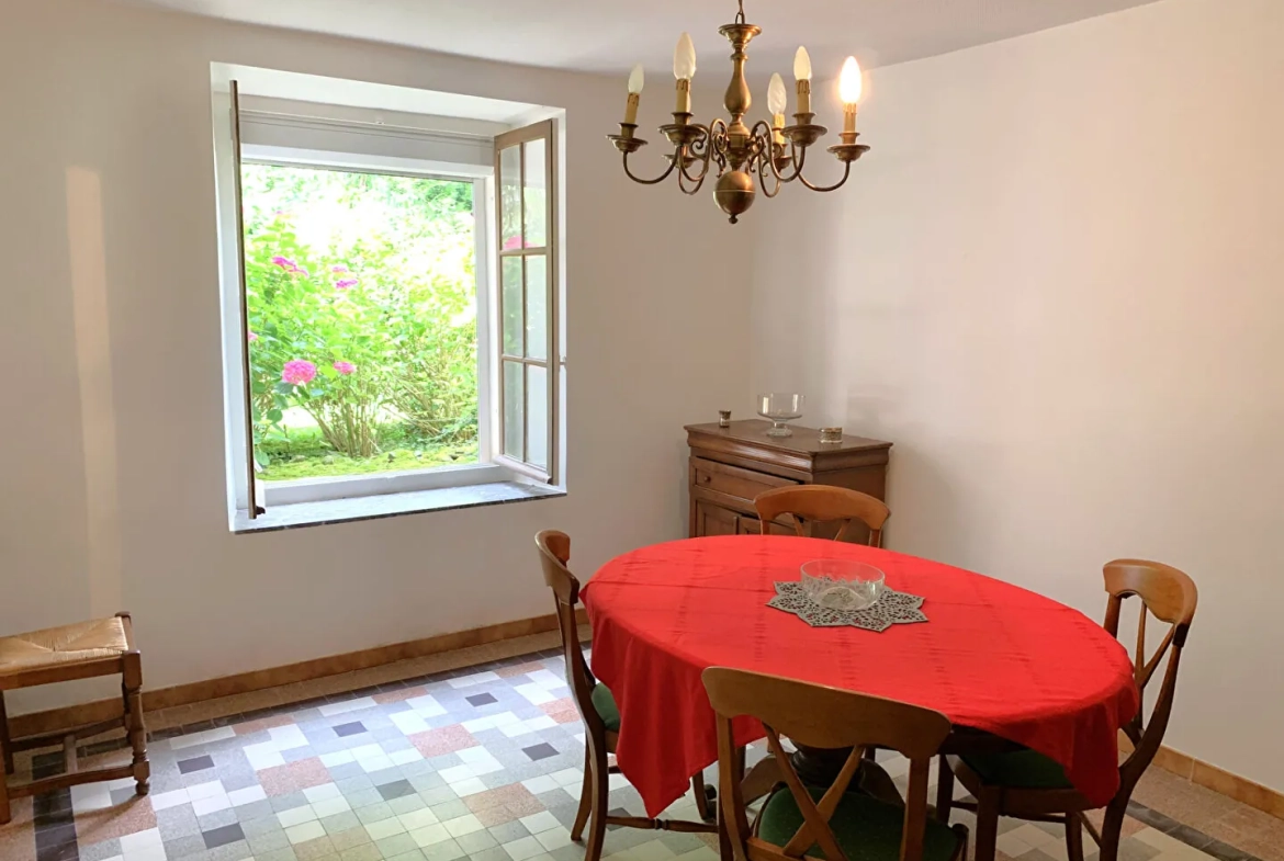 Maison de ville authentique à Izeste avec jardin et vue sur espace vert 