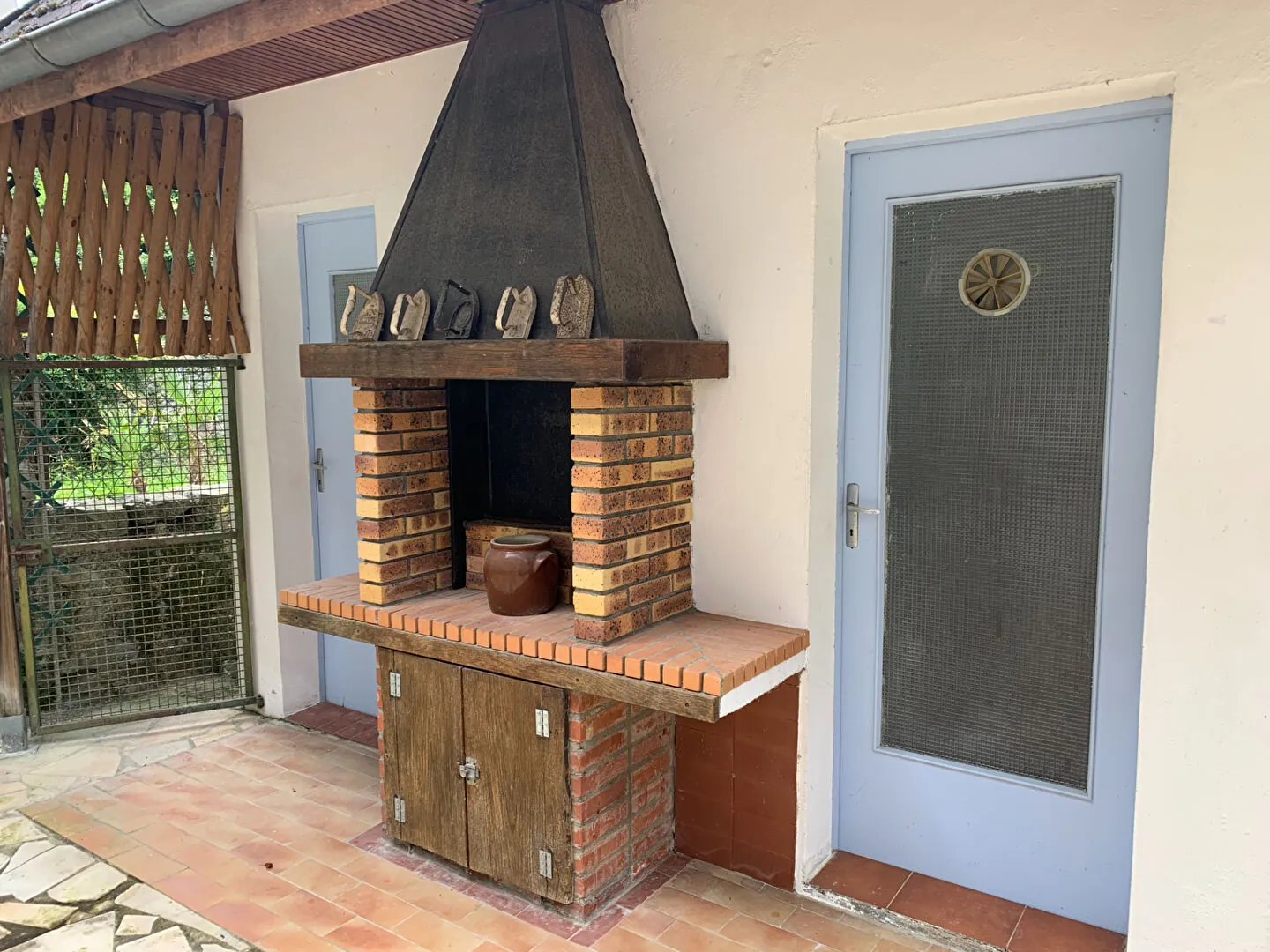 Maison de ville authentique à Izeste avec jardin et vue sur espace vert 