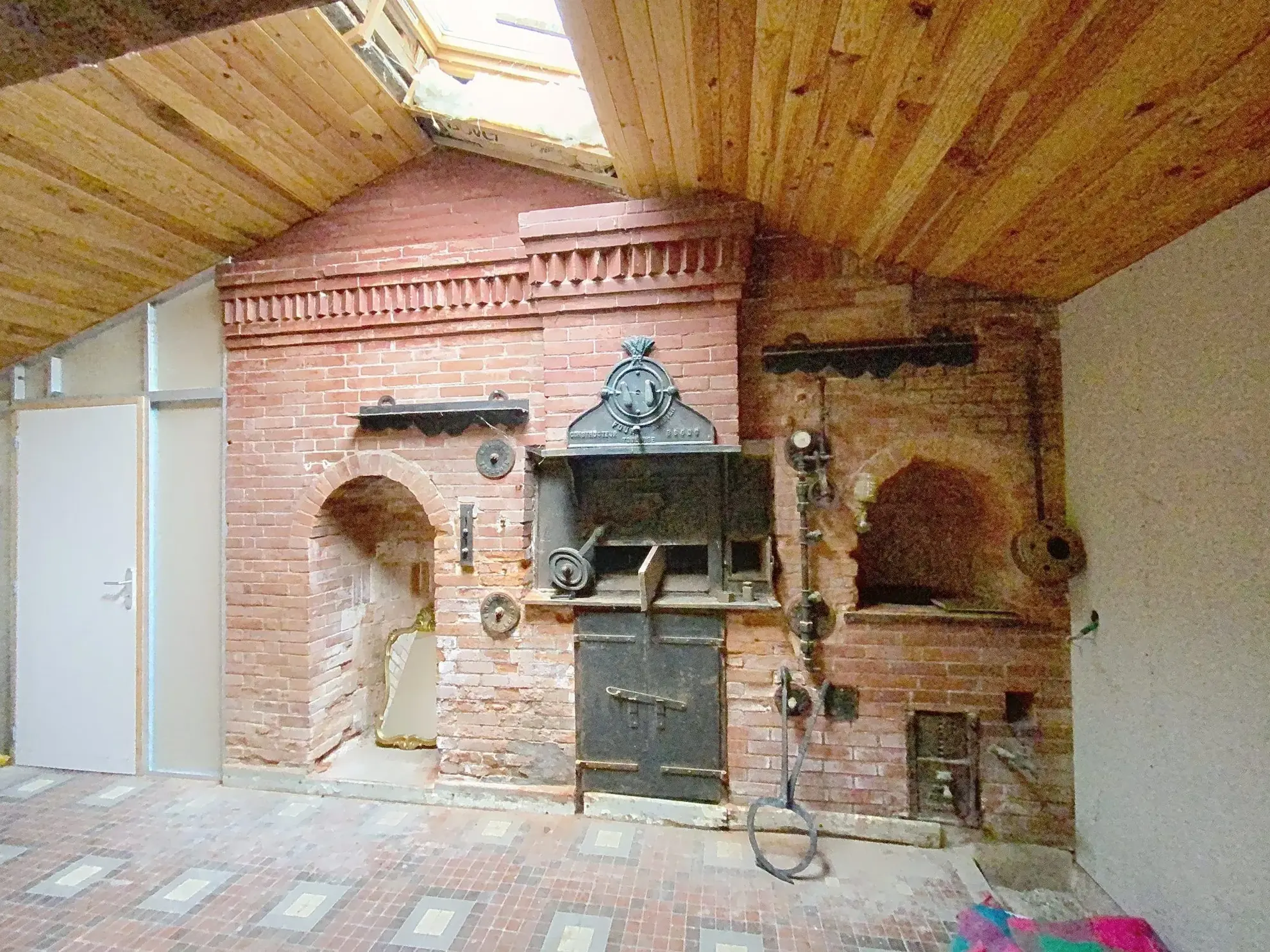Maison à vendre à Saint-Benoît-de-Carmaux, 100 m² avec jardin et terrasse 