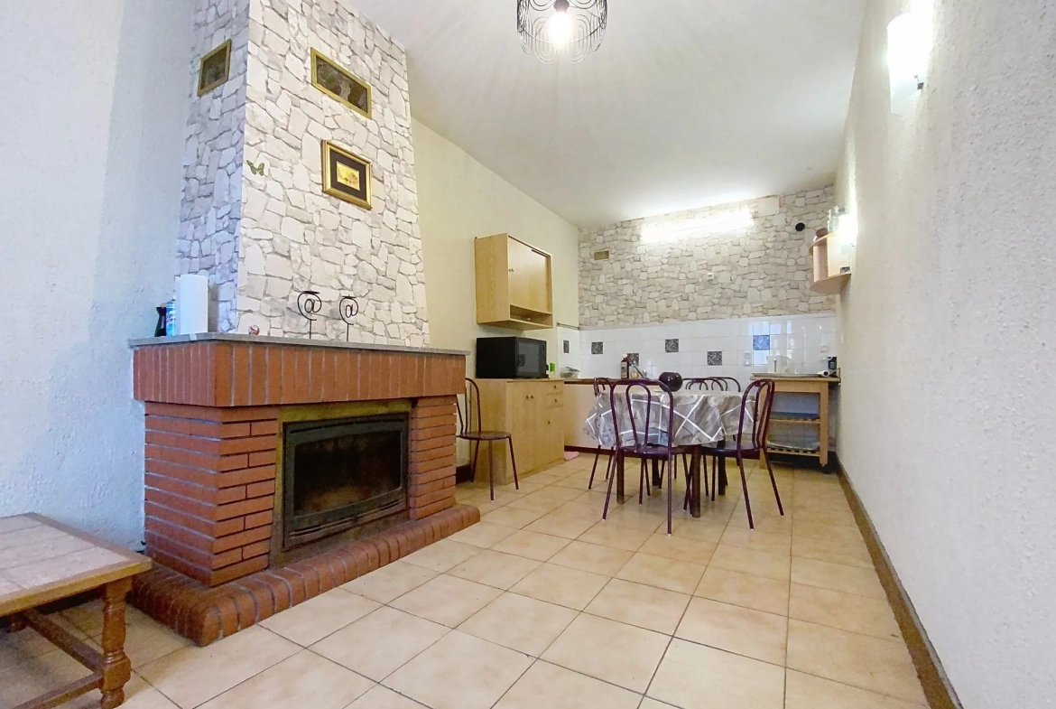 Maison à vendre à Saint-Benoît-de-Carmaux, 100 m² avec jardin et terrasse 