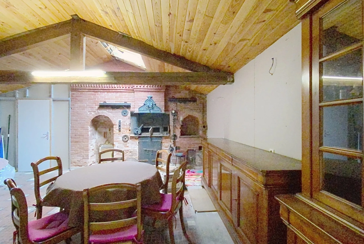 Maison à vendre à Saint-Benoît-de-Carmaux, 100 m² avec jardin et terrasse 