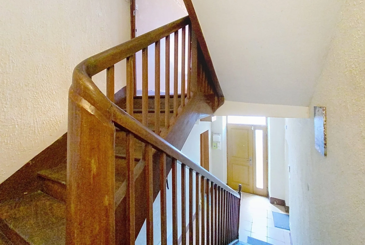 Maison à vendre à Saint-Benoît-de-Carmaux, 100 m² avec jardin et terrasse 