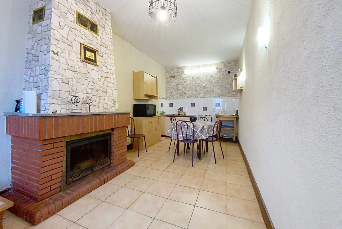 Maison à vendre à Saint-Benoît-de-Carmaux, 100 m² avec jardin et terrasse 