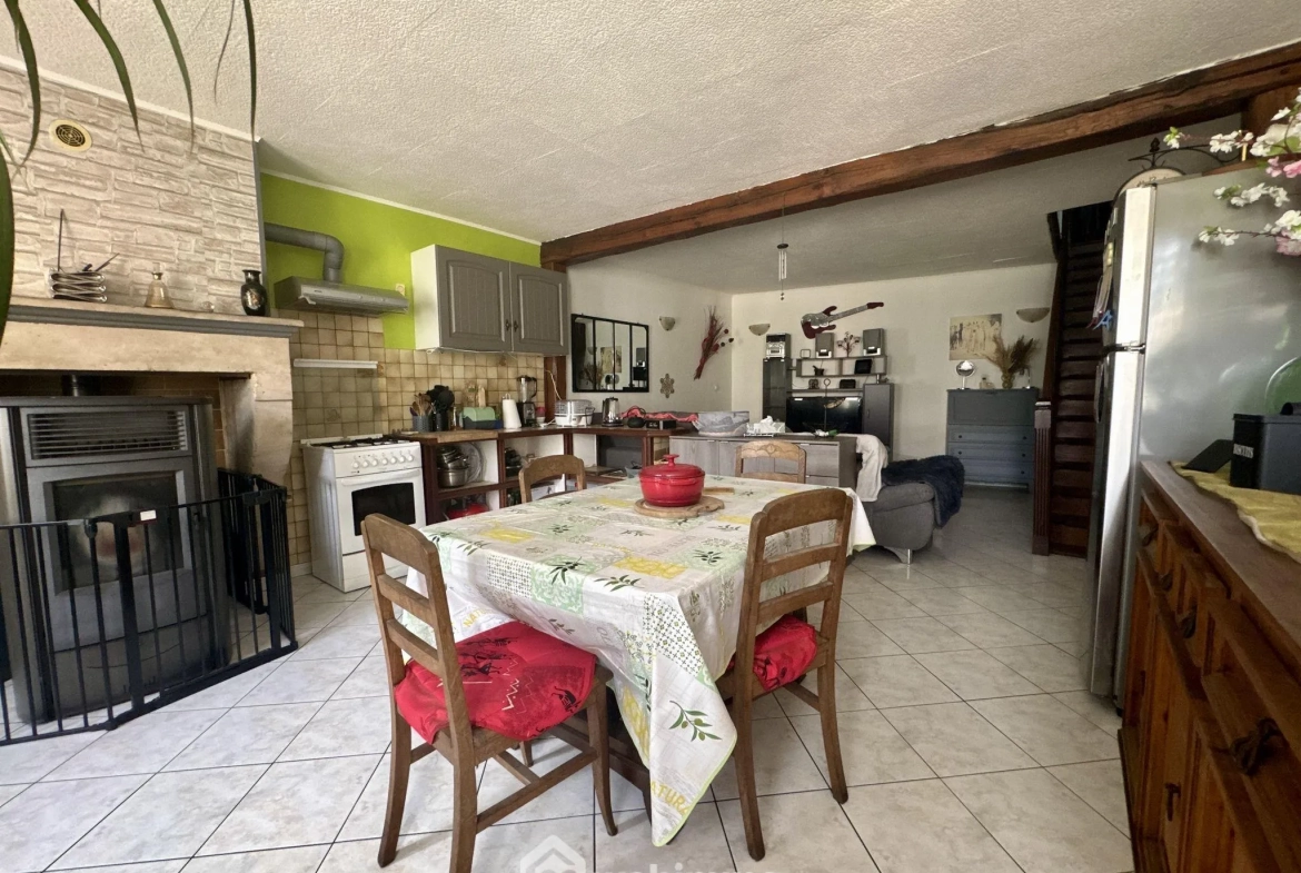 Maison 138 m² à Lacroix-sur-Meuse avec jardin, garage et proximité commerces 