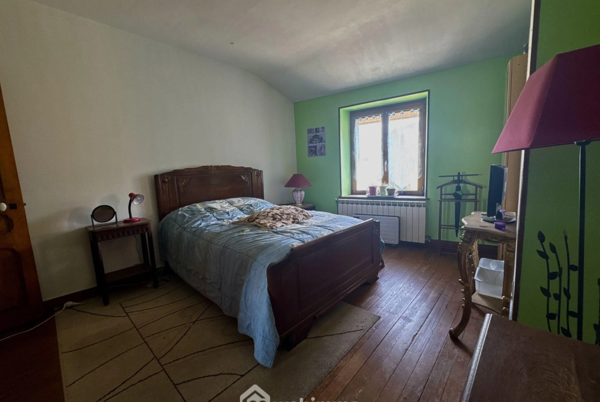 Maison 138 m² à Lacroix-sur-Meuse avec jardin, garage et proximité commerces 