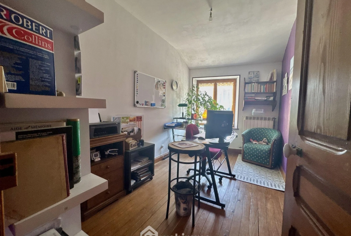 Maison 138 m² à Lacroix-sur-Meuse avec jardin, garage et proximité commerces 