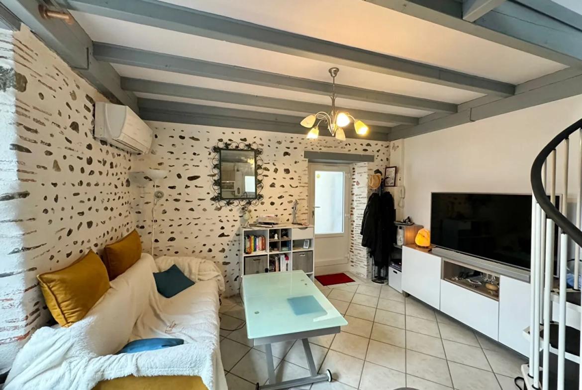 Appartement T2 bis avec terrasse à Artix, parking privé, proche commodités 