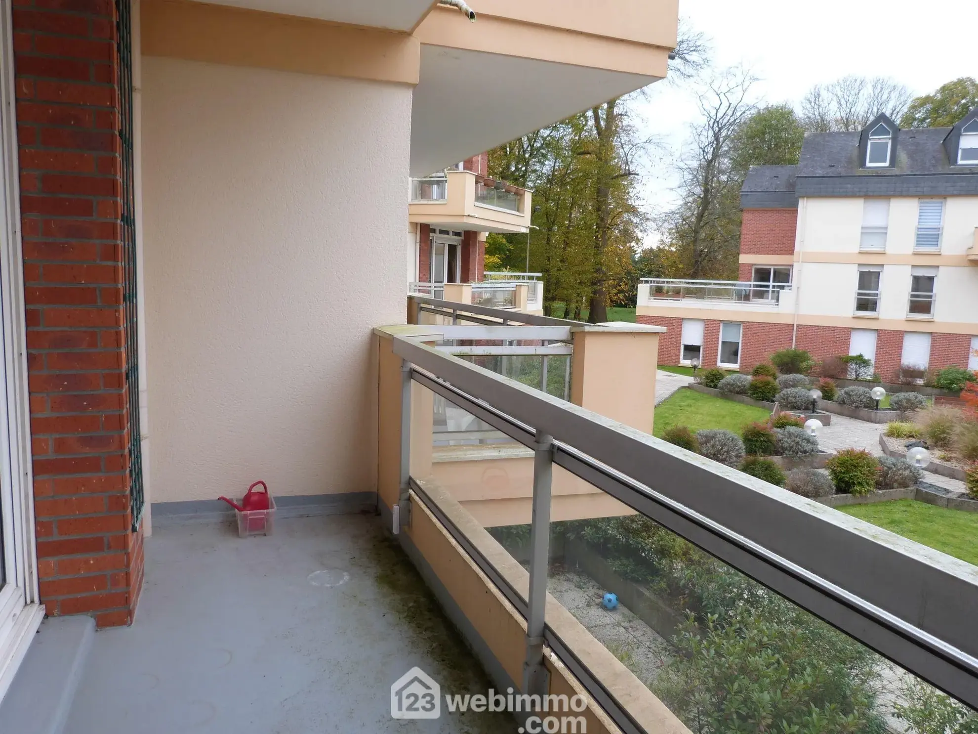 Appartement 92m² à Mont-Saint-Aignan avec balcon et parking en résidence sécurisée 