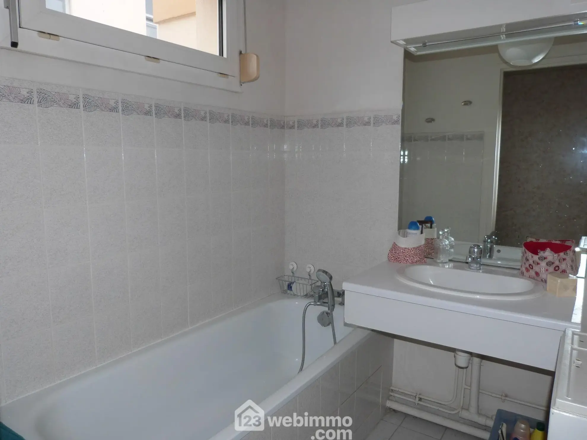 Appartement 92m² à Mont-Saint-Aignan avec balcon et parking en résidence sécurisée 