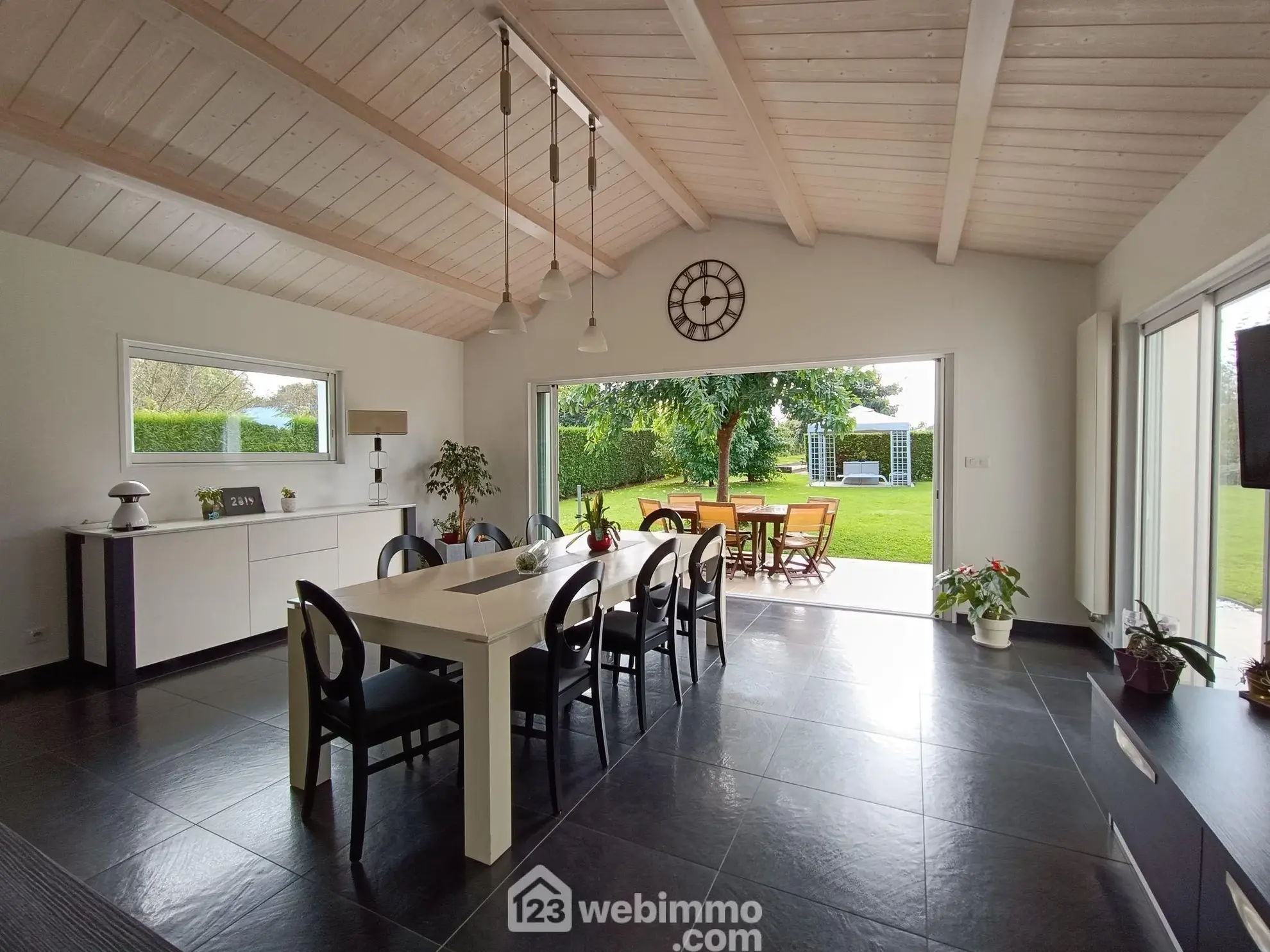 Maison à vendre de 120 m² avec jardin et rénovation récente à Aubigny-Les Clouzeaux 