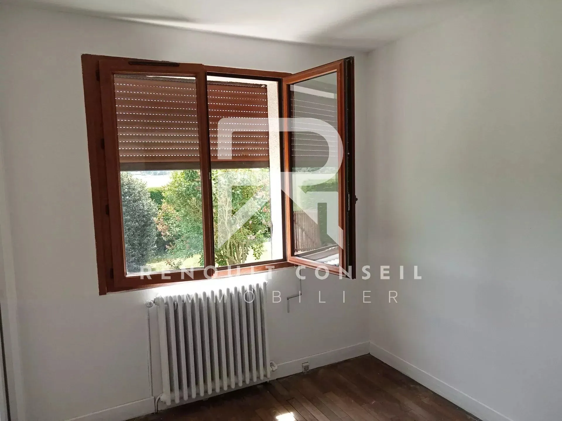 Maison à Au Noyer en Ouche - 75 m², 4 chambres, terrain clôturé, à rafraîchir 