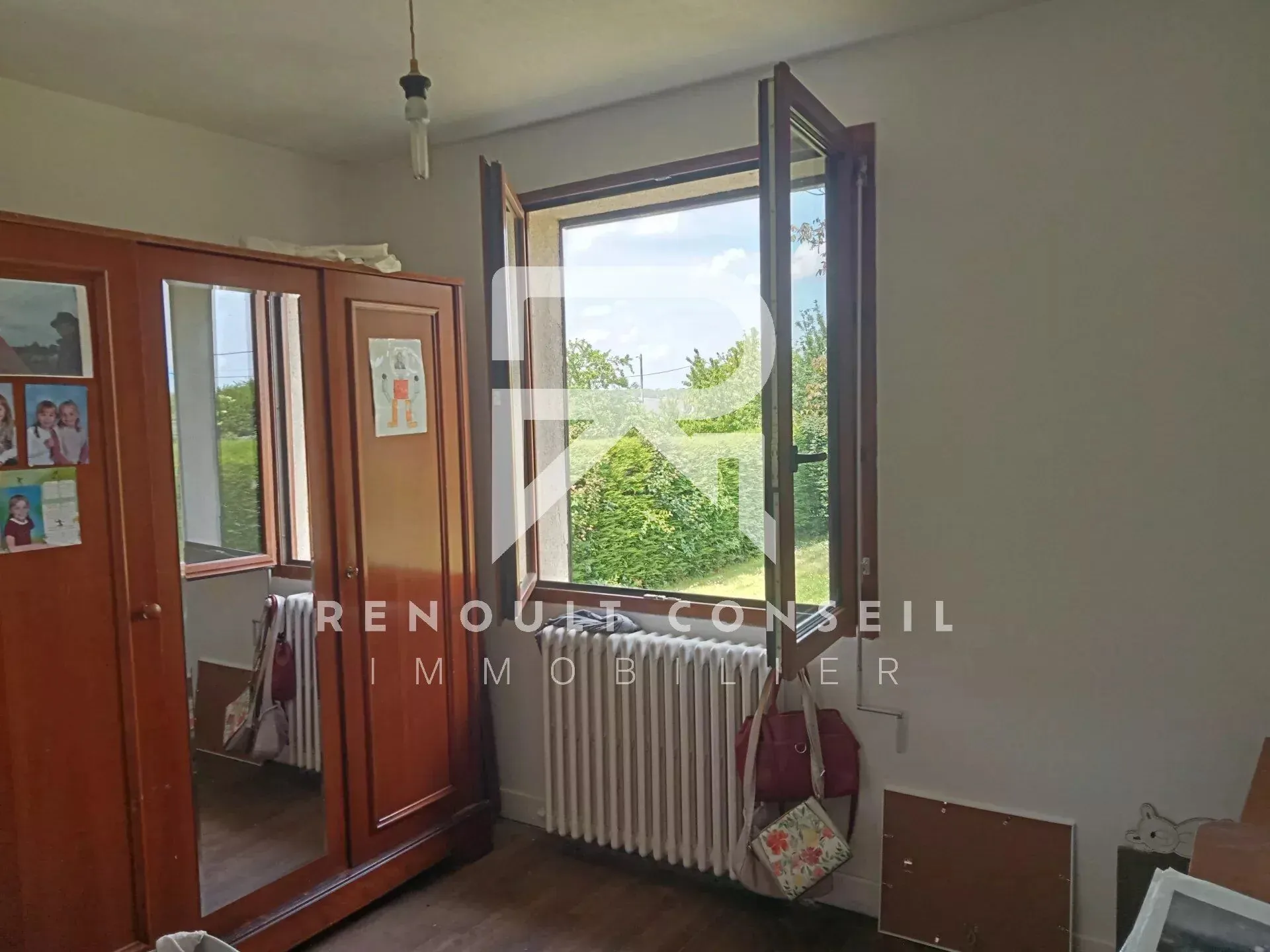 Maison à Au Noyer en Ouche - 75 m², 4 chambres, terrain clôturé, à rafraîchir 
