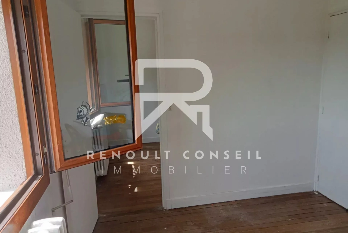 Maison à Au Noyer en Ouche - 75 m², 4 chambres, terrain clôturé, à rafraîchir 