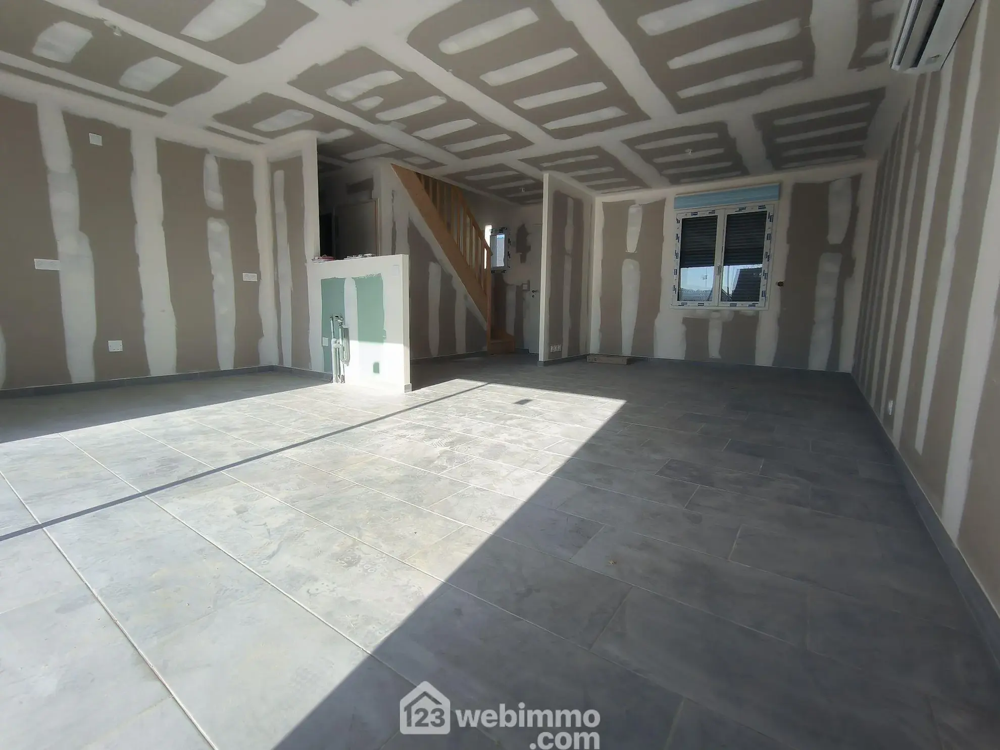 Maison neuve de 90 m² à Vailly-sur-Aisne avec garage et jardin 