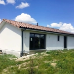 Maison neuve moderne à Saint-Germain-Lembron avec 3 chambres et faible consommation énergétique