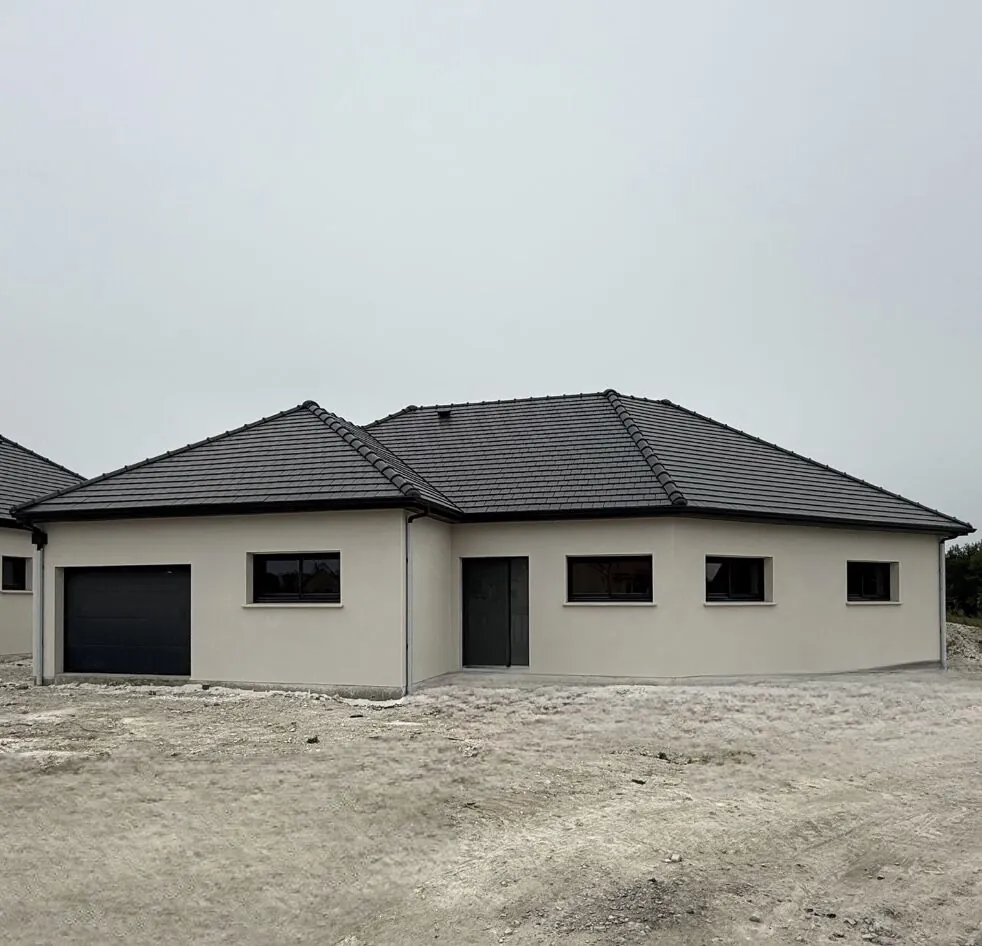 Maison neuve à Crèvecœur-le-Grand avec 3 chambres - Projet personnalisable 