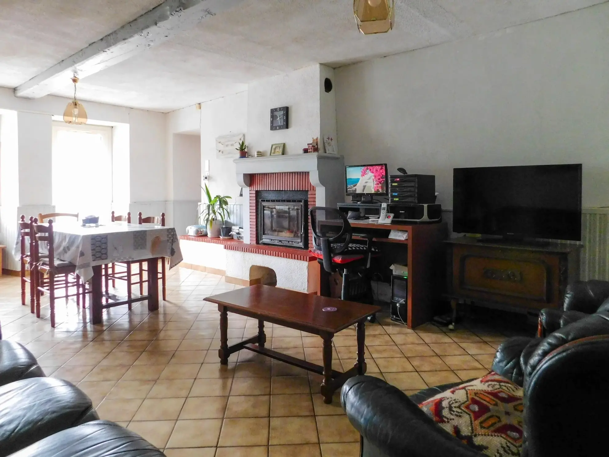 Maison de 140 m² à Chantonnay avec jardin, garage et potentiel de rénovation 
