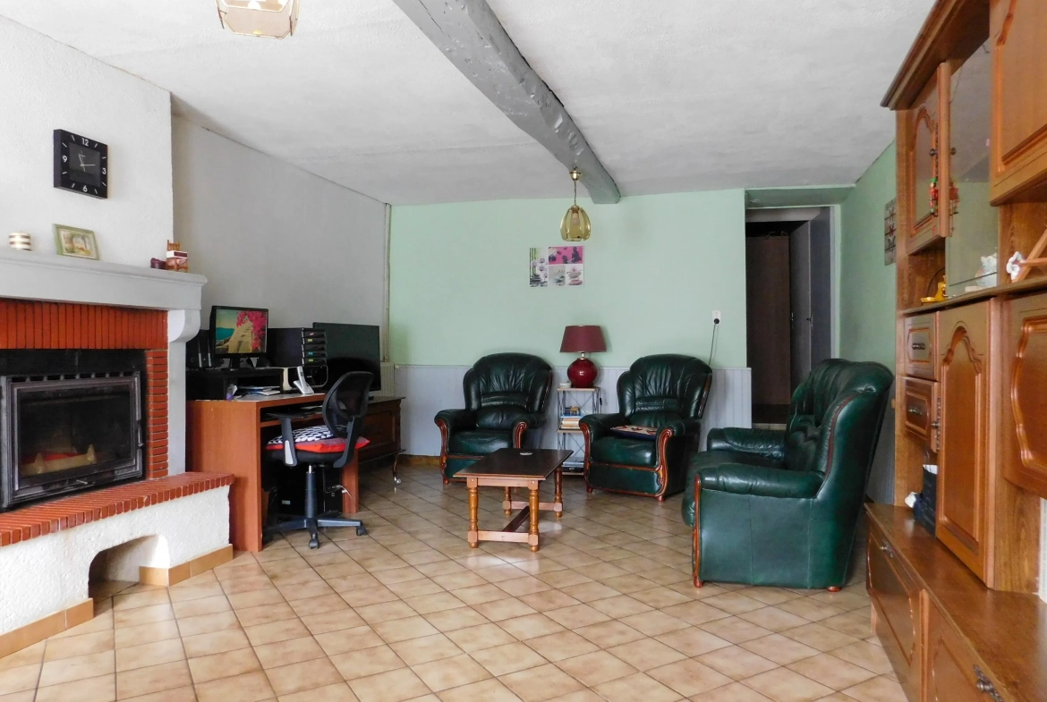 Maison de 140 m² à Chantonnay avec jardin, garage et potentiel de rénovation 