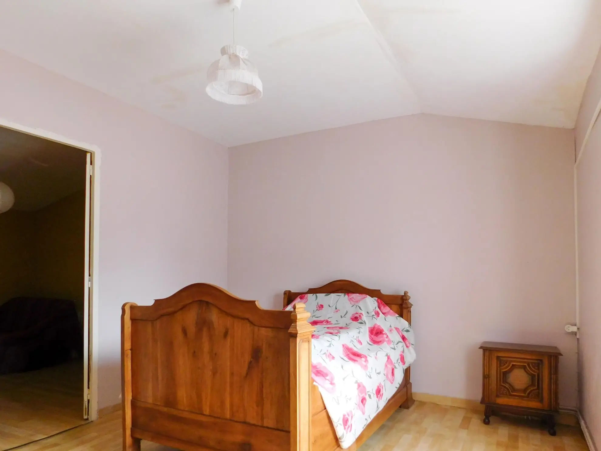 Maison de 140 m² à Chantonnay avec jardin, garage et potentiel de rénovation 