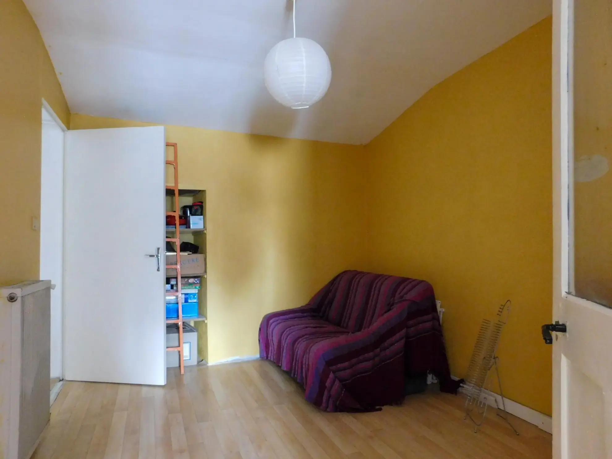 Maison de 140 m² à Chantonnay avec jardin, garage et potentiel de rénovation 
