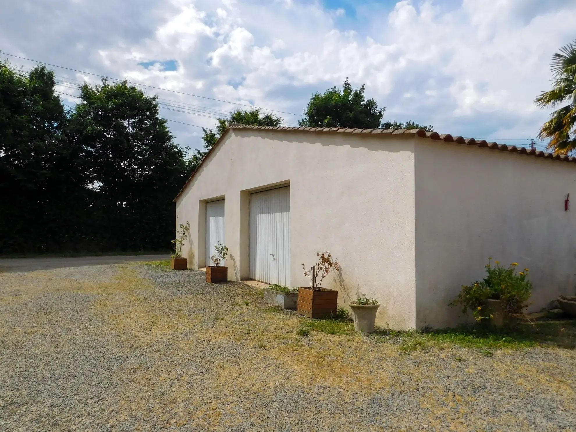 Maison de 140 m² à Chantonnay avec jardin, garage et potentiel de rénovation 