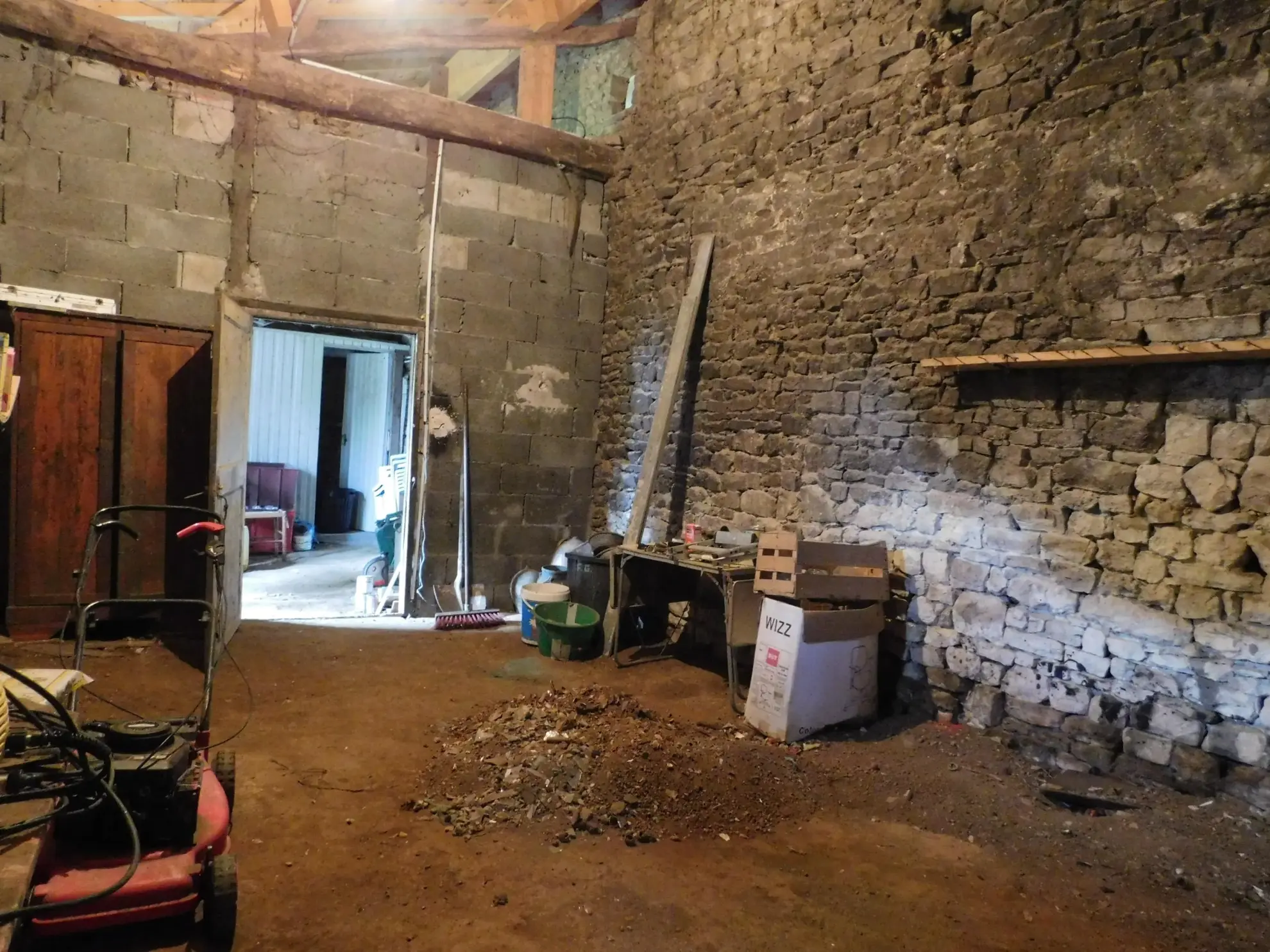 Maison de 140 m² à Chantonnay avec jardin, garage et potentiel de rénovation 