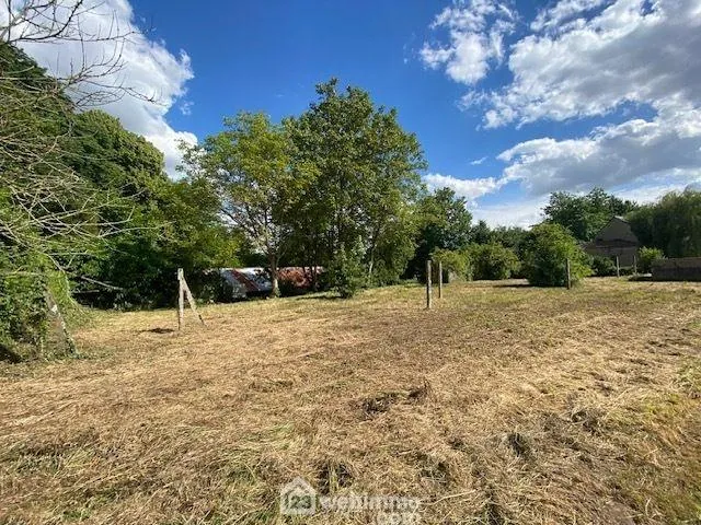 Terrain constructible à Réaumur - Surface de 1100 m² – Emplacement idéal 