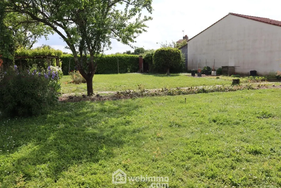 Terrain à bâtir de 416 m² à Saint-Vincent-sur-Jard, proche mer et nature 