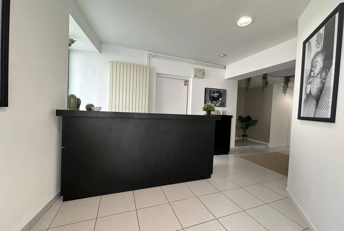 Immeuble de 214 m² avec local commercial et appartement à Bruyères-et-Montbérault 