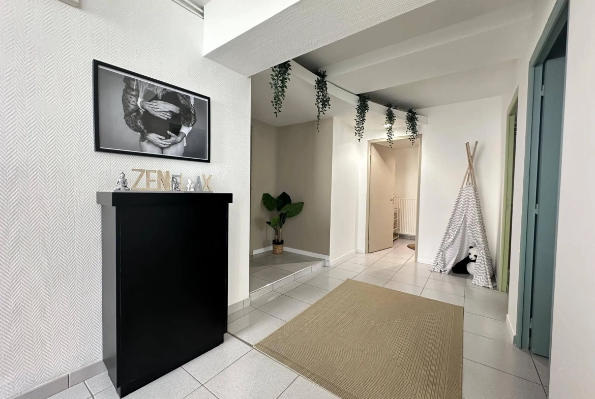 Immeuble de 214 m² avec local commercial et appartement à Bruyères-et-Montbérault 