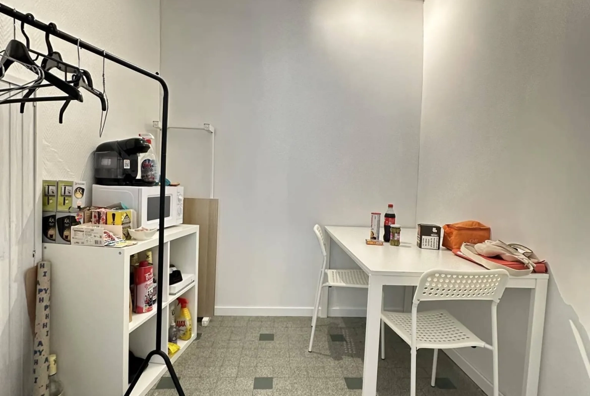 Immeuble de 214 m² avec local commercial et appartement à Bruyères-et-Montbérault 